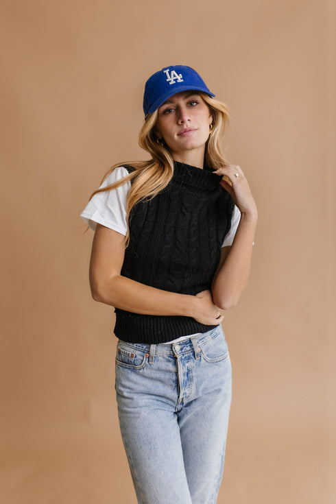 Snow Bunny Knit Vest// Black